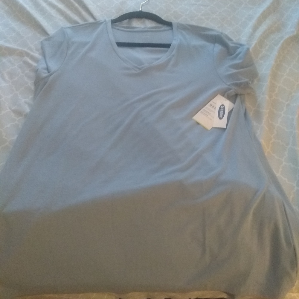 Old Navy v neck XL  t-shirt